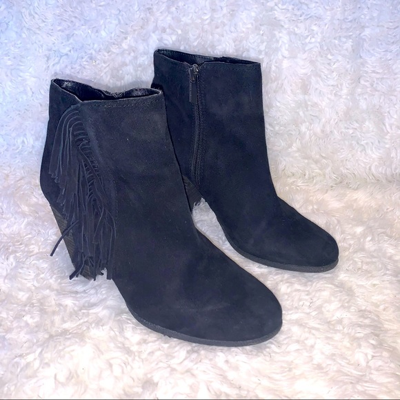 Vince Camuto Hayzee Fringe Suede Ankle Booties - Picture 6 of 9